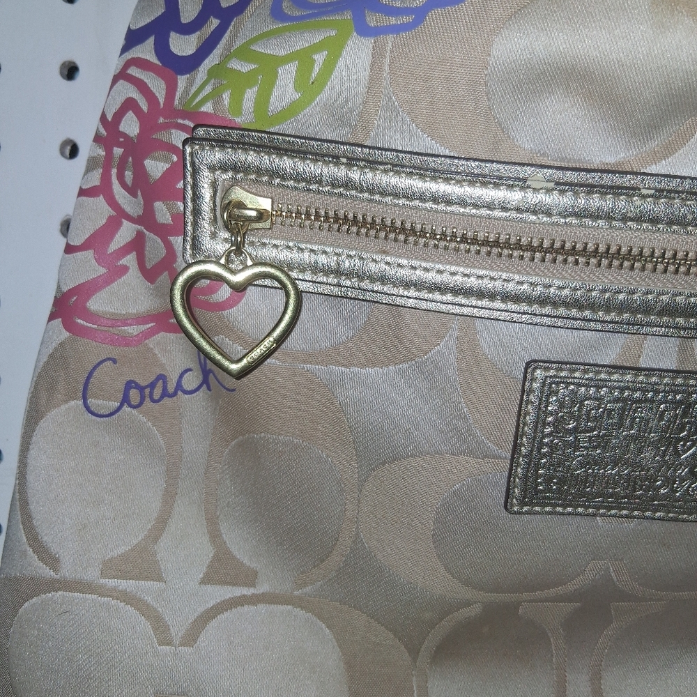 Coach Poppy Daisy Gold Logo Jacquard Crossbody Bag #F20791 W/Dust Bag - Picture 2 of 10